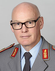 Generalmajor Reinhardt Zudrop, Kommandeur des Zentrums Innere Führung